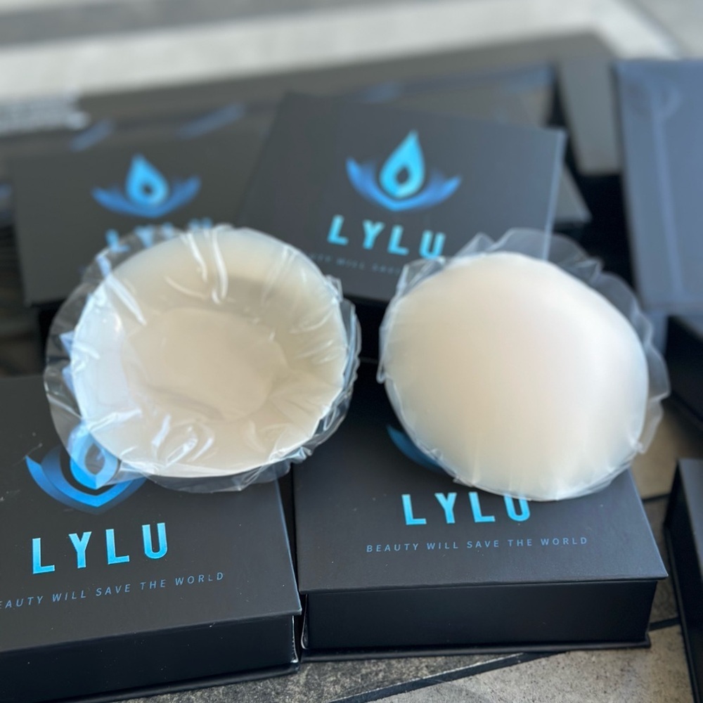 Nipple Cover-Sticky Adhesive silicone with travel box - Picture 4 of 12